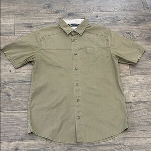 Under Armour Men's Khaki Casual Button Down Shirt